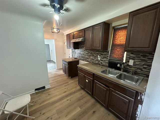 15759 Evergreen Road, Detroit, MI 48223