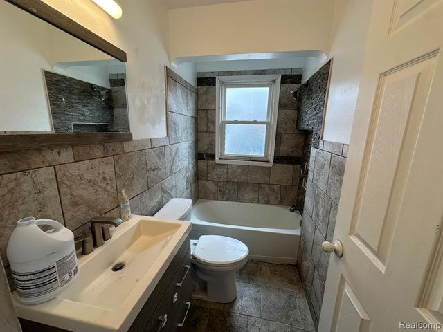 15759 Evergreen Road, Detroit, MI 48223