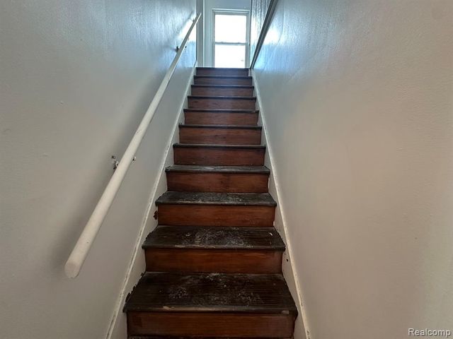 15759 Evergreen Road, Detroit, MI 48223