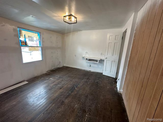 15759 Evergreen Road, Detroit, MI 48223