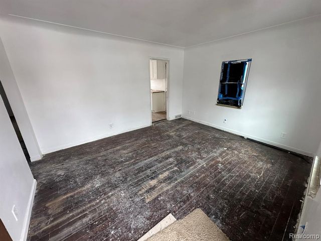 15759 Evergreen Road, Detroit, MI 48223