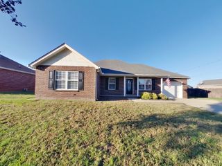 8014 Lomond Dr, Smyrna, TN 37167