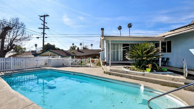 138 Green Oaks Drive, Riverside, CA 92507