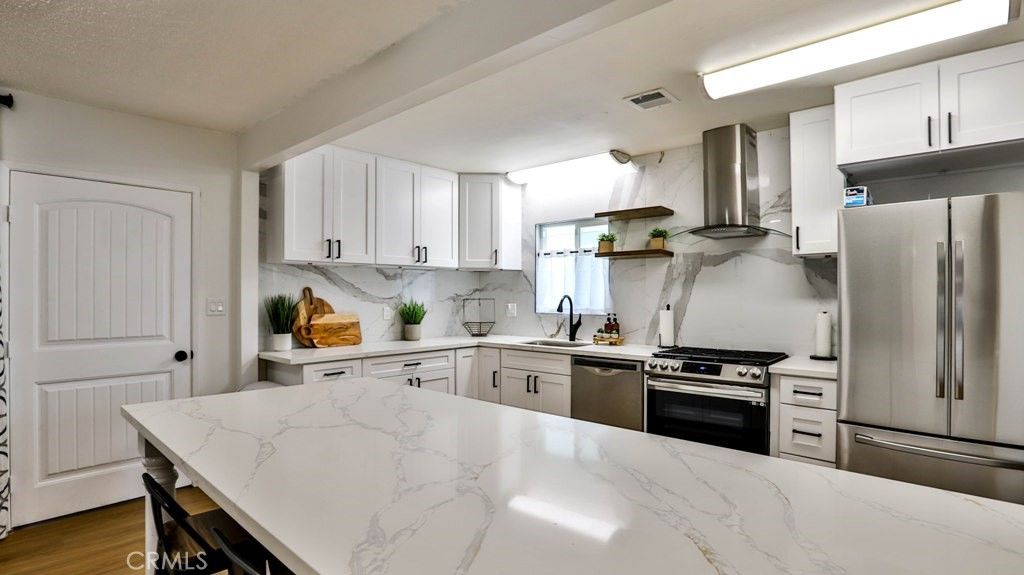 Image 8 of property listing at 138 Green Oaks Drive, Riverside, CA 92507