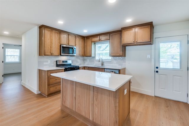 418 Goodyear Street, Irving, TX 75062