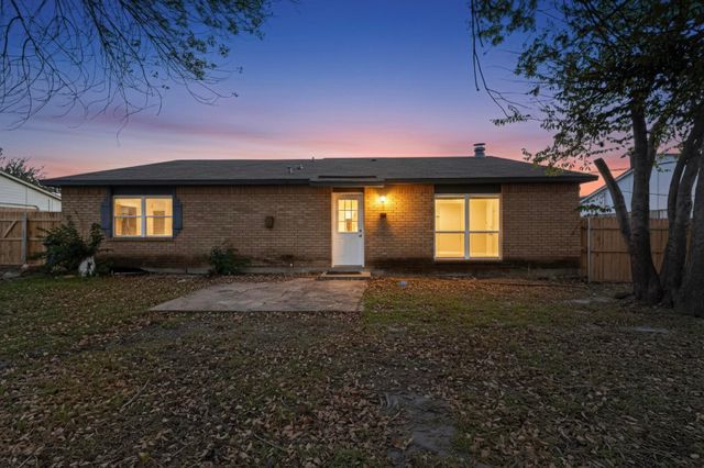 6805 Newcastle Place, North Richland Hills, TX 76182