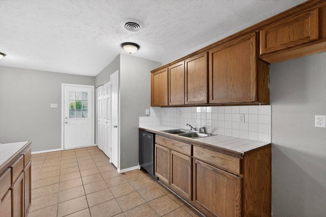 6805 Newcastle Place, North Richland Hills, TX 76182