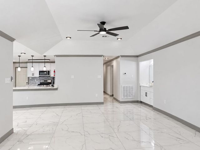405 Post Oak Drive, Baytown, TX 77520