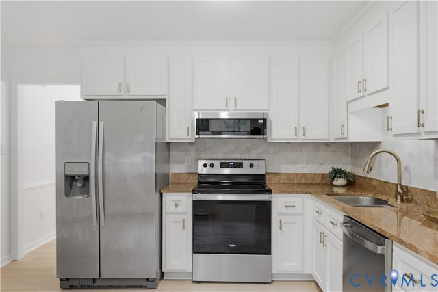 2150 Eastwood Pine Ct, Moseley, VA 23120