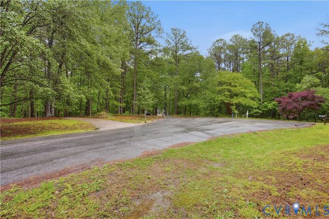 2150 Eastwood Pine Ct, Moseley, VA 23120