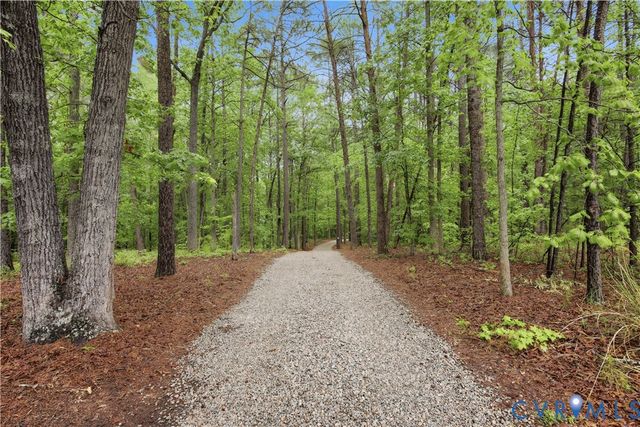 2150 Eastwood Pine Ct, Moseley, VA 23120