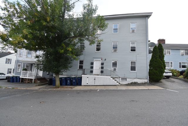 11 Read St 1, Salem, MA 01970