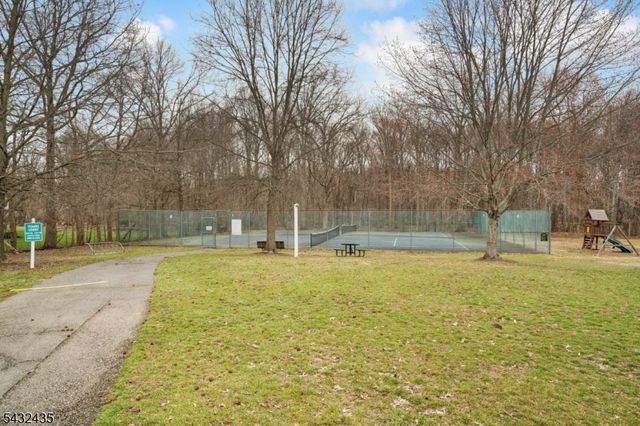 118 Coppertree Ct, Edison Twp., NJ 08820
