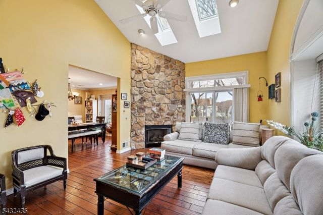 118 Coppertree Ct, Edison Twp., NJ 08820