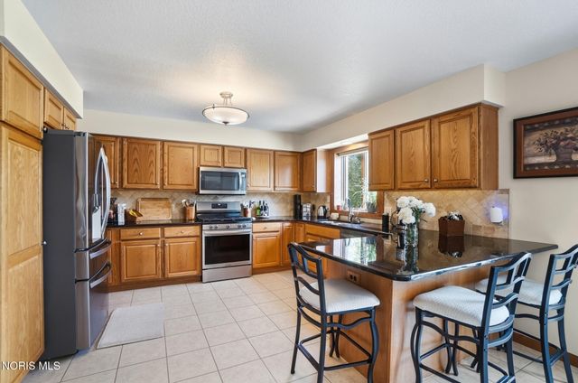1077 Springcrest Drive, Waterville, OH 43566