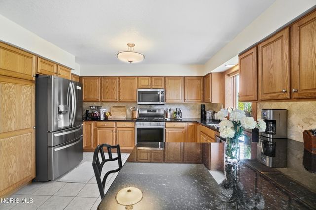 1077 Springcrest Drive, Waterville, OH 43566