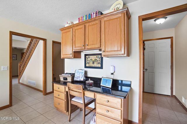 1077 Springcrest Drive, Waterville, OH 43566