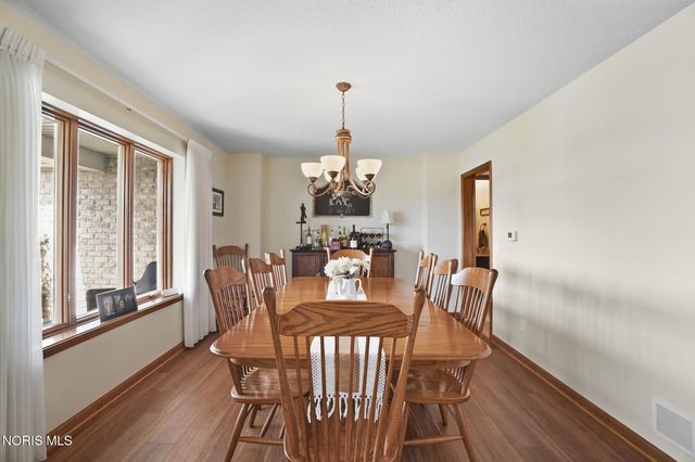 1077 Springcrest Drive, Waterville, OH 43566