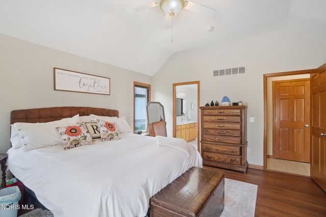 1077 Springcrest Drive, Waterville, OH 43566
