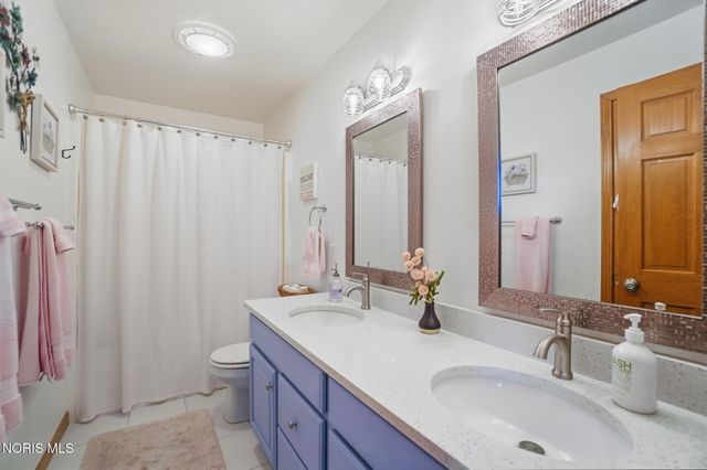1077 Springcrest Drive, Waterville, OH 43566