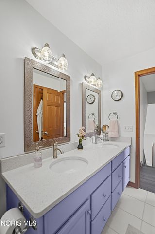 1077 Springcrest Drive, Waterville, OH 43566
