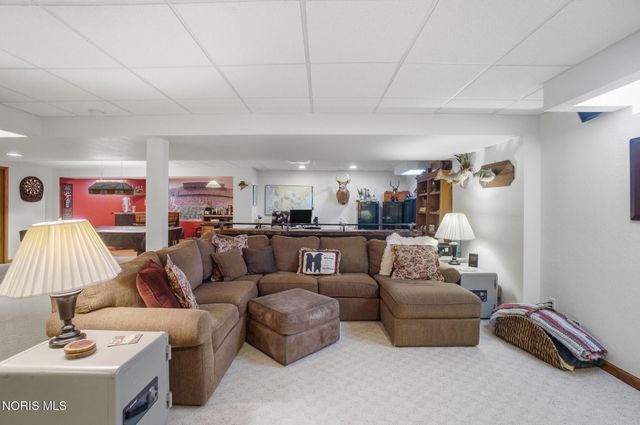 1077 Springcrest Drive, Waterville, OH 43566