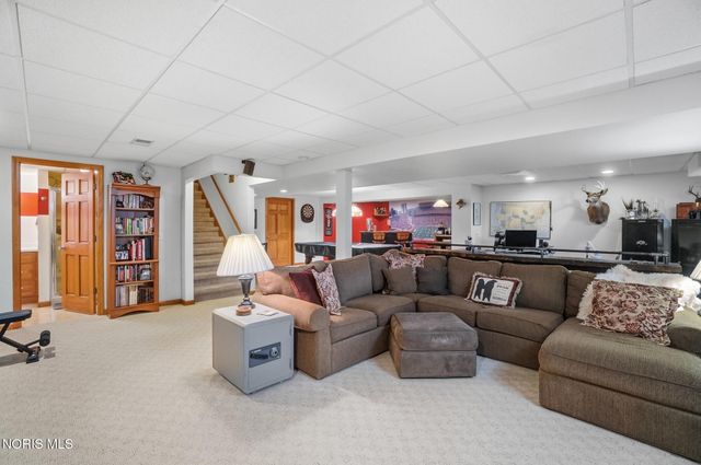 1077 Springcrest Drive, Waterville, OH 43566