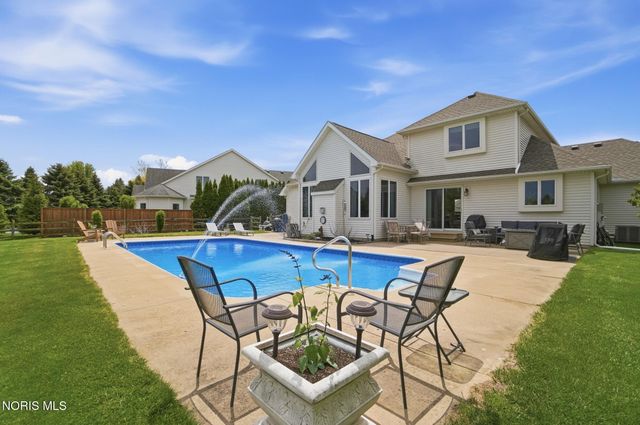 1077 Springcrest Drive, Waterville, OH 43566