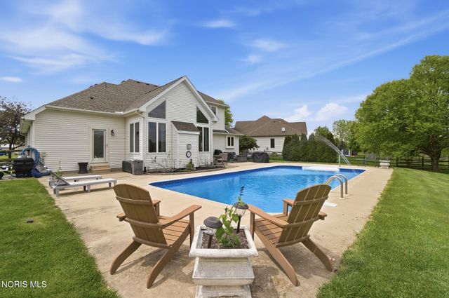 1077 Springcrest Drive, Waterville, OH 43566