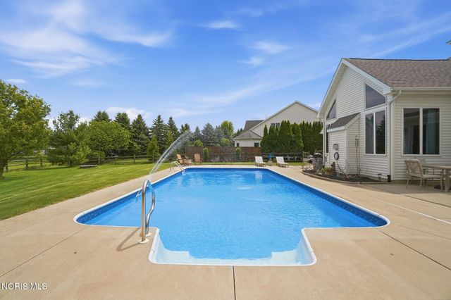 1077 Springcrest Drive, Waterville, OH 43566