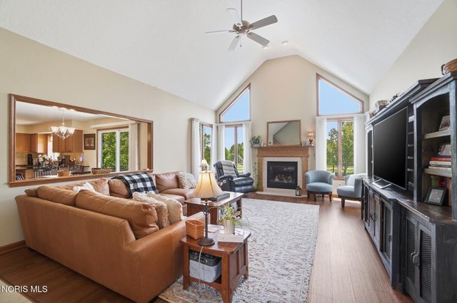 1077 Springcrest Drive, Waterville, OH 43566