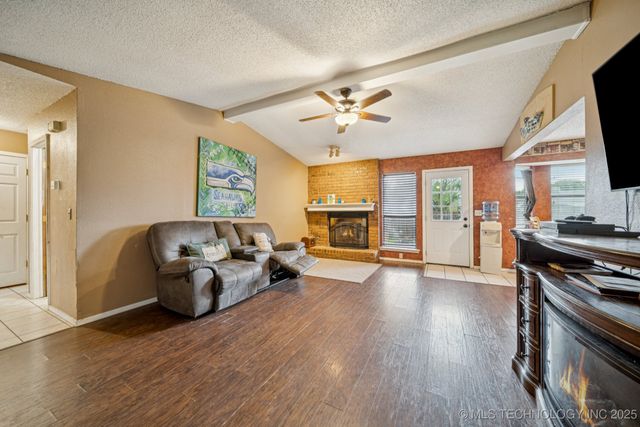 8102 N 121st East Avenue, Owasso, OK 74055