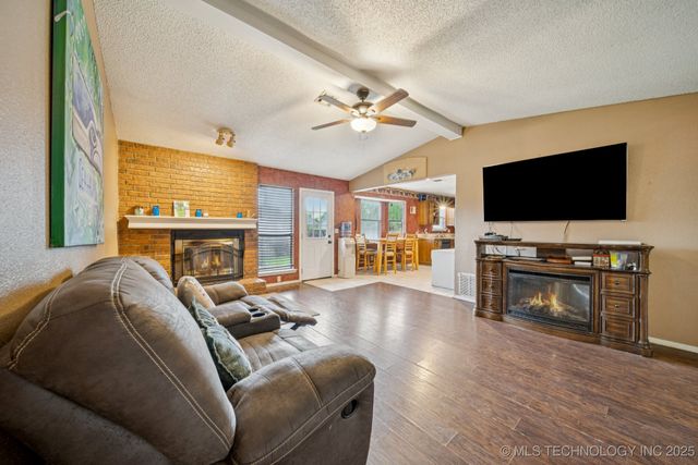 8102 N 121st East Avenue, Owasso, OK 74055