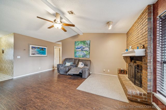 8102 N 121st East Avenue, Owasso, OK 74055