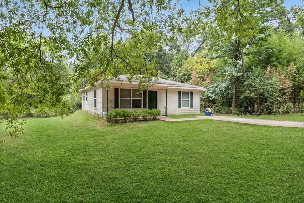 1040 Monroe Street, Crockett, TX 75835