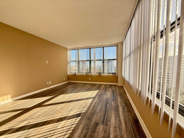 2500 Parkview Drive 1414, Hallandale Beach, FL 33009