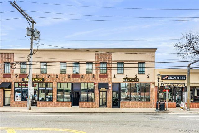 409 Plandome Road H, Manhasset, NY 11030