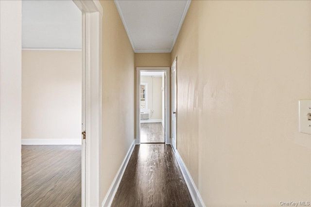 409 Plandome Road H, Manhasset, NY 11030