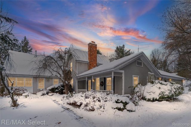 9710 Rattalee Lake Road, Springfield Charter Township, MI 48348