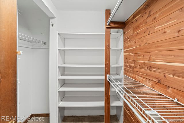 9710 Rattalee Lake Road, Springfield Charter Township, MI 48348