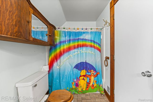 9710 Rattalee Lake Road, Springfield Charter Township, MI 48348