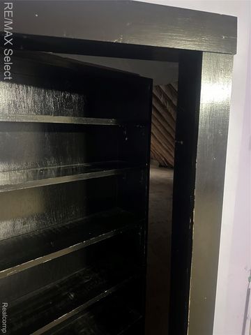 9710 Rattalee Lake Road, Springfield Charter Township, MI 48348