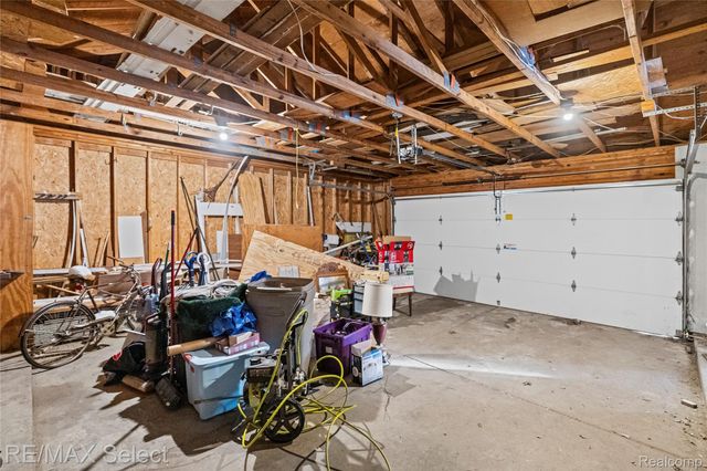 9710 Rattalee Lake Road, Springfield Charter Township, MI 48348