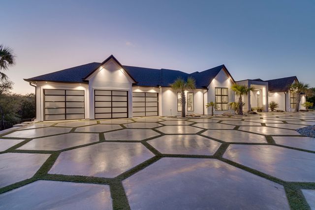 10039 Crestridge Drive, Whitney, TX 76692