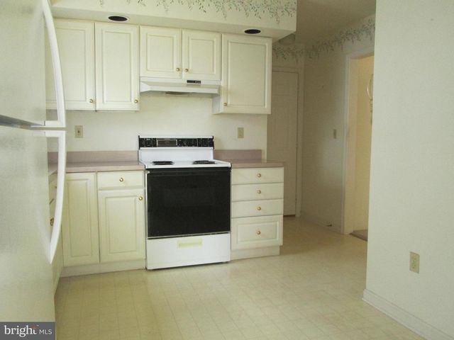 11 CLIFTON TERRACE, Carlisle, PA 17015