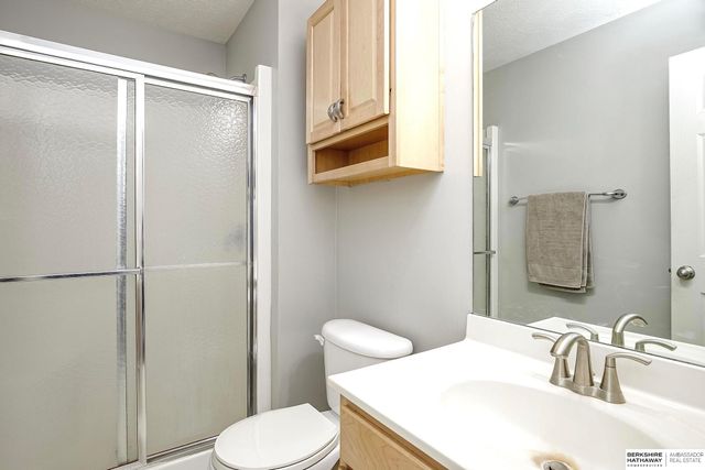 7520 N 110th Avenue, Omaha, NE 68142