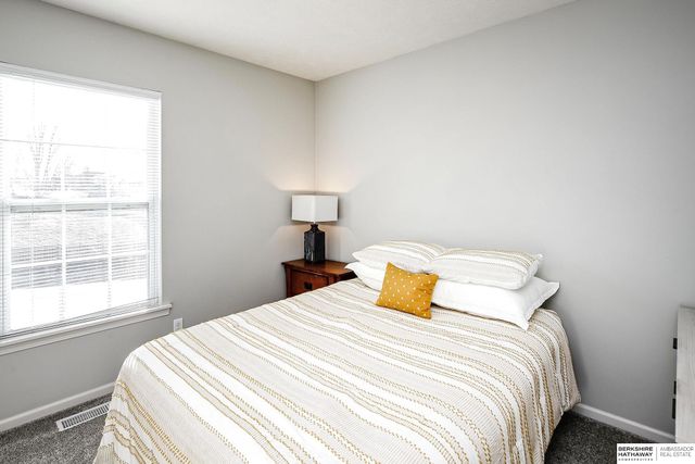 7520 N 110th Avenue, Omaha, NE 68142