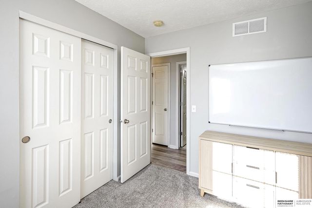 7520 N 110th Avenue, Omaha, NE 68142