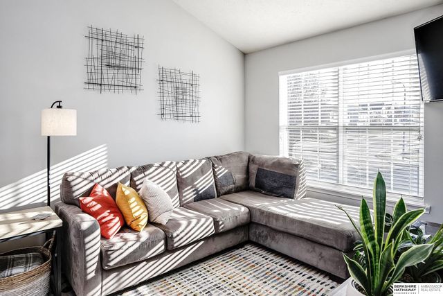 7520 N 110th Avenue, Omaha, NE 68142