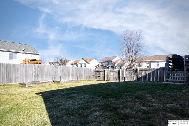 7520 N 110th Avenue, Omaha, NE 68142